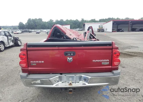 2010 Dodge Dakota Laramie z USA, uszkodzony, nr VIN 1D7CW5GP3AS156914